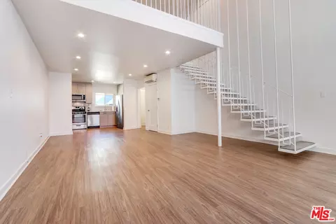 Living - 700 S 6th St, Burbank, CA 91501 photo 2 of 2