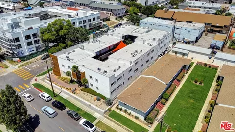 View/Area - 700 S 6th St, Burbank, CA 91501 photo 1 of 7