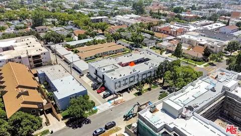 View/Area - 700 S 6th St, Burbank, CA 91501 photo 2 of 7