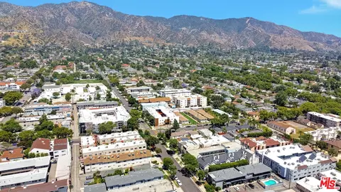 View/Area - 700 S 6th St, Burbank, CA 91501 photo 4 of 7