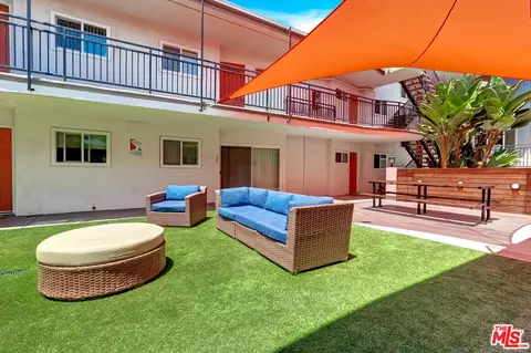 Exterior - 700 S 6th St, Burbank, CA 91501 photo 1 of 9