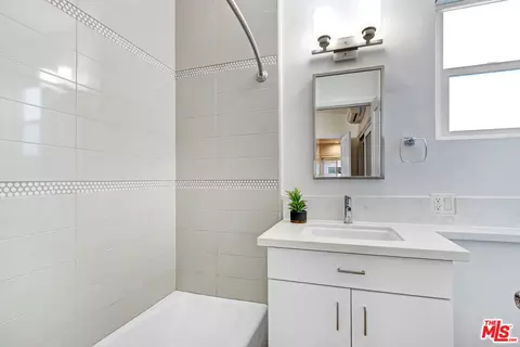 Bath - 700 S 6th St, Burbank, CA 91501 photo 1 of 3