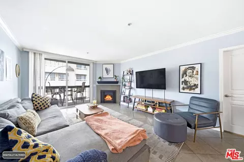 7320 Hawthorn Ave #410, Los Angeles, CA 90046