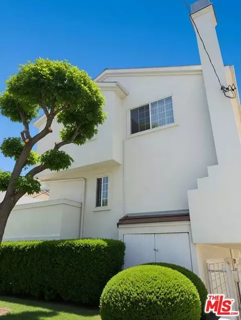 14711 S Berendo Ave #16, Gardena, CA 90247