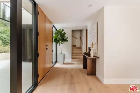 Entry Way - 3977 Oeste Ave, Studio City, CA 91604 photo 2 of 2