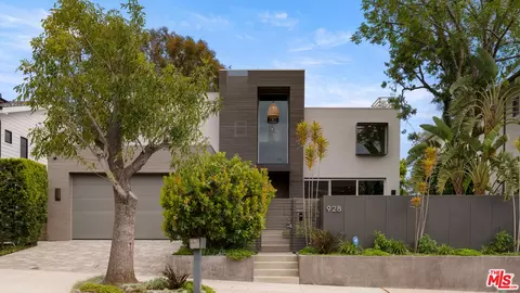 928 Las Lomas Ave, Pacific Palisades, CA 90272