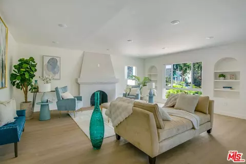 1129 S Citrus Ave, Los Angeles, CA 90019