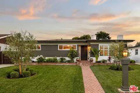 6364 W 77th St, Los Angeles, CA 90045