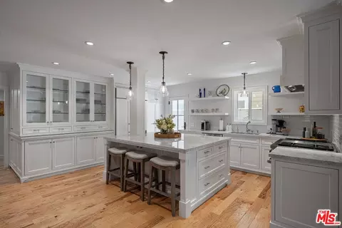 34 Buccaneer St #1A, Marina Del Rey, CA 90292