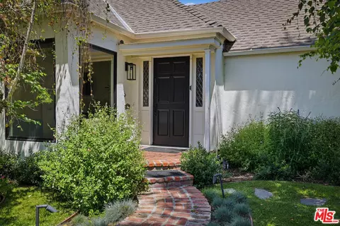 11357 Aqua Vista St, Studio City, CA 91602
