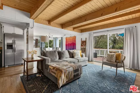2595 Sunset Dr, Running Springs, CA 92382