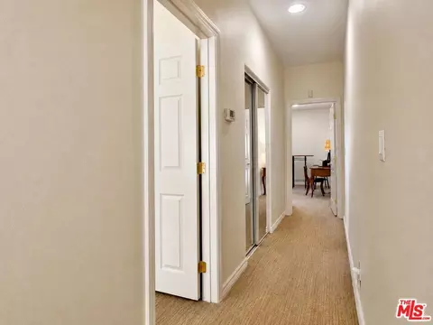 Entry Way - 418 E Hardy St #2, Inglewood, CA 90301 photo 2 of 2