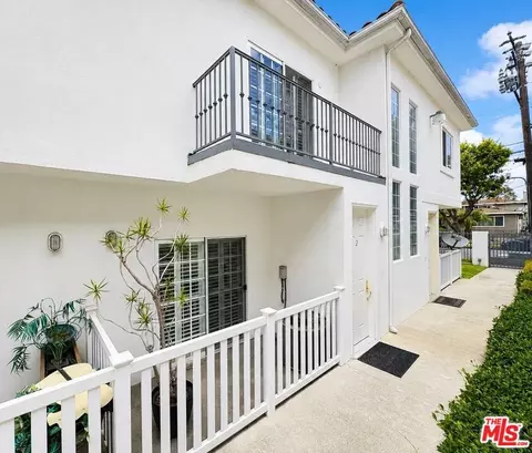Exterior - 418 E Hardy St #2, Inglewood, CA 90301 photo 2 of 5