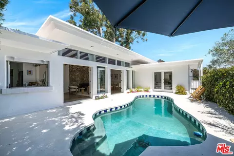 429 N Greencraig Rd, Los Angeles, CA 90049
