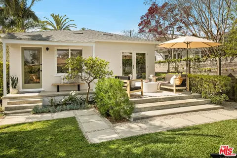 2477 Walnut Ave, Venice, CA 90291 photo 3