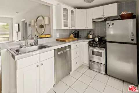 2477 Walnut Ave, Venice, CA 90291 photo 29
