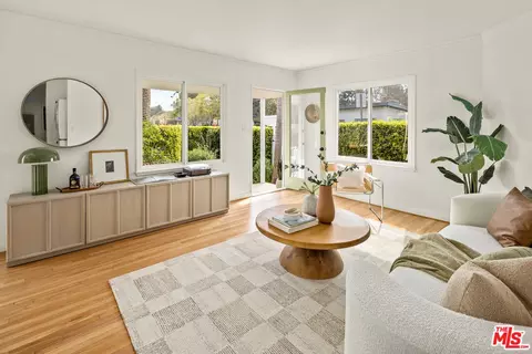 2477 Walnut Ave, Venice, CA 90291 photo 4