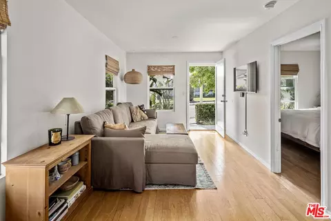 2477 Walnut Ave, Venice, CA 90291 photo 33