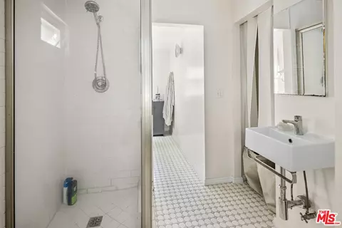 2477 Walnut Ave, Venice, CA 90291 photo 35