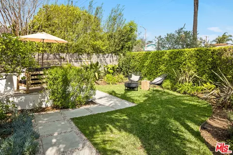 2477 Walnut Ave, Venice, CA 90291 photo 2