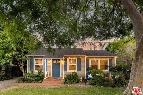 15114 Hesby St, Sherman Oaks, CA 91403