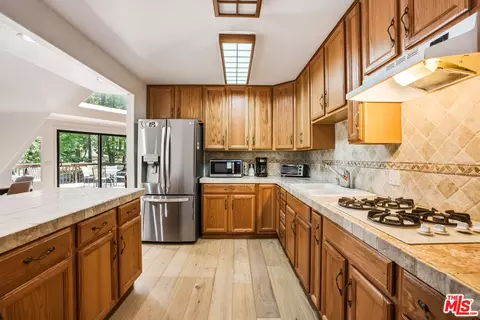 Kitchen - 55000 Daryll Rd, Idyllwild, CA 92549 photo 1 of 4