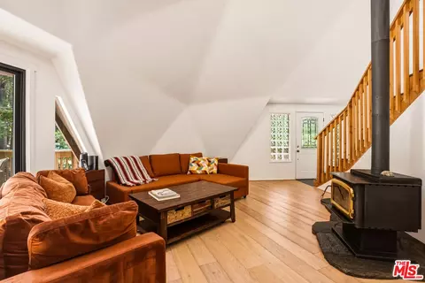 Living - 55000 Daryll Rd, Idyllwild, CA 92549 photo 6 of 7
