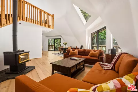 Living - 55000 Daryll Rd, Idyllwild, CA 92549 photo 5 of 7
