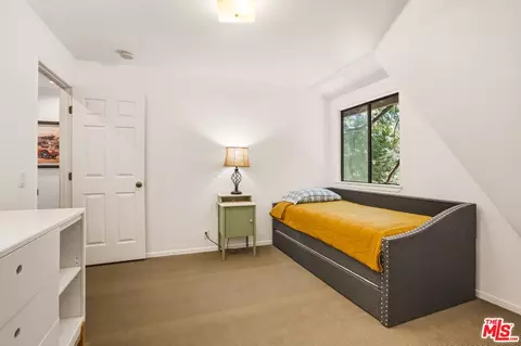Bedroom - 55000 Daryll Rd, Idyllwild, CA 92549 photo 7 of 11