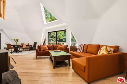 Living - 55000 Daryll Rd, Idyllwild, CA 92549 photo 2 of 7