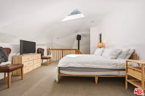 Bedroom - 55000 Daryll Rd, Idyllwild, CA 92549 photo 2 of 11