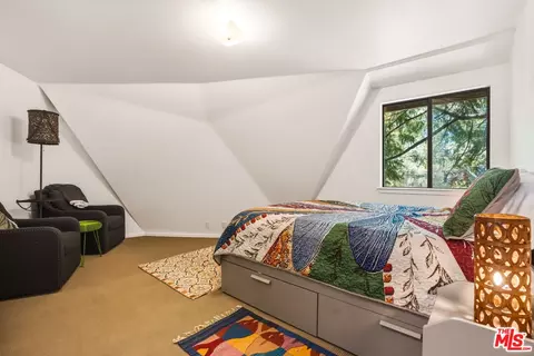 Bedroom - 55000 Daryll Rd, Idyllwild, CA 92549 photo 4 of 11