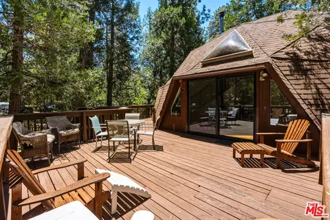 Exterior - 55000 Daryll Rd, Idyllwild, CA 92549 photo 2 of 9