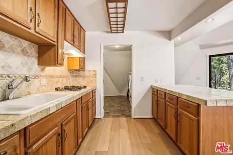 Entry Way - 55000 Daryll Rd, Idyllwild, CA 92549 photo 4 of 5