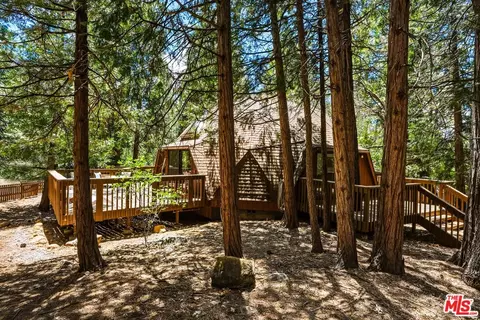 55000 Daryll Rd, Idyllwild, CA 92549