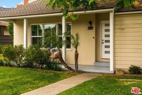 2616 N Buena Vista St, Burbank, CA 91504