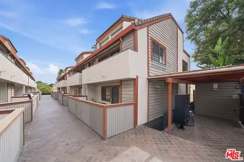 15946 Vanowen St #209, Van Nuys, CA 91406