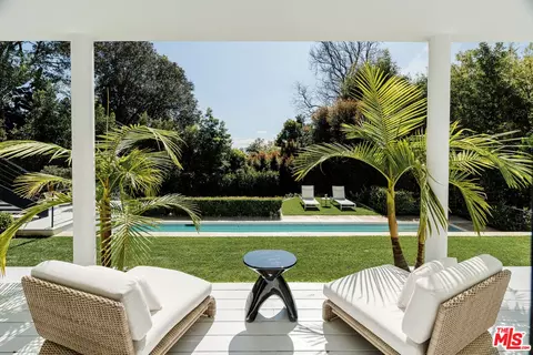 1558 Sunset Plaza Dr, Los Angeles, CA 90069