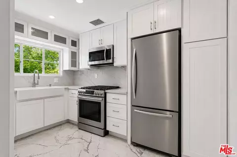 5314 Village Grn, Los Angeles, CA 90016