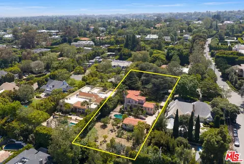 160 N Cliffwood Ave, Los Angeles, CA 90049