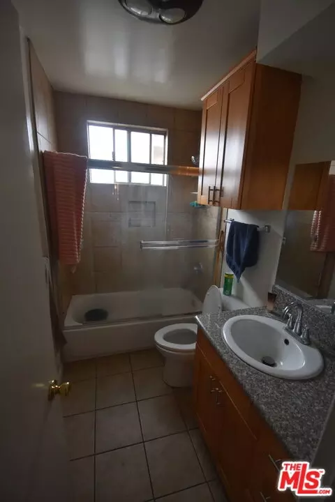 Bath - 1320 N Columbus Ave, Glendale, CA 91202 photo 1 of 1