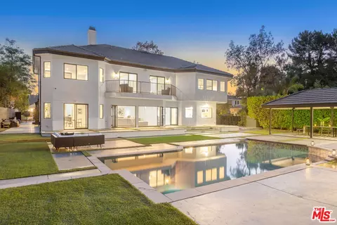 4256 Tarzana Estates Dr, Tarzana, CA 91356