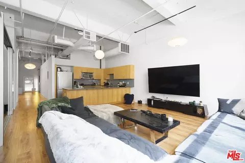 1130 S Flower St #215, Los Angeles, CA 90015