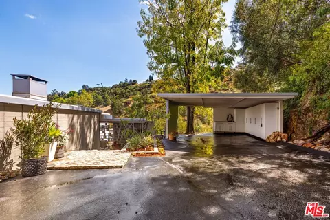 Exterior - 1290 Rancheros Rd, Pasadena, CA 91103 photo 8 of 18