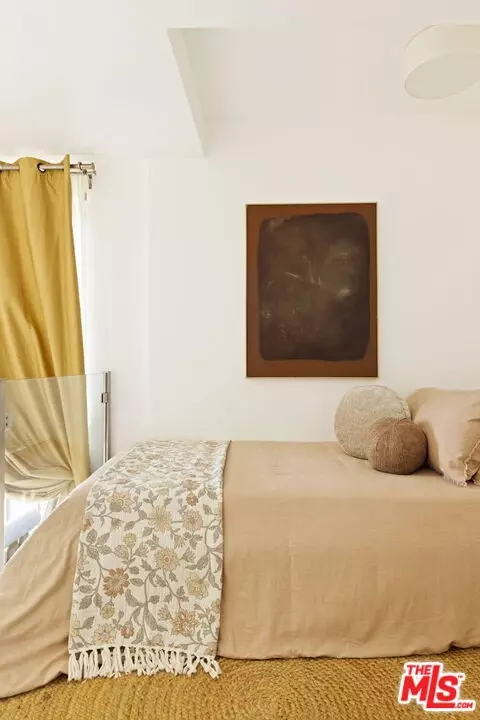 Bedroom - 1290 Rancheros Rd, Pasadena, CA 91103 photo 12 of 14