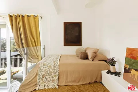 Bedroom - 1290 Rancheros Rd, Pasadena, CA 91103 photo 13 of 14