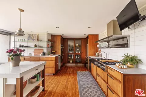 Kitchen - 1290 Rancheros Rd, Pasadena, CA 91103 photo 1 of 3