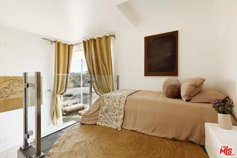 Bedroom - 1290 Rancheros Rd, Pasadena, CA 91103 photo 11 of 14