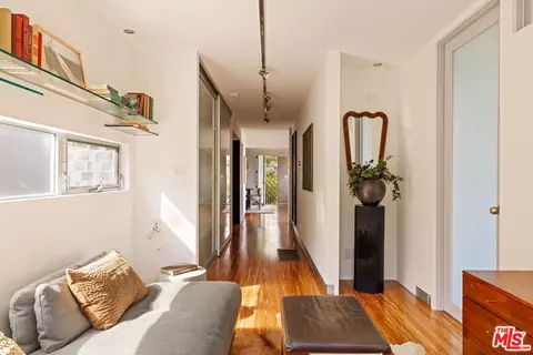 Entry Way - 1290 Rancheros Rd, Pasadena, CA 91103 photo 2 of 3