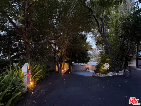 Exterior - 1290 Rancheros Rd, Pasadena, CA 91103 photo 9 of 18